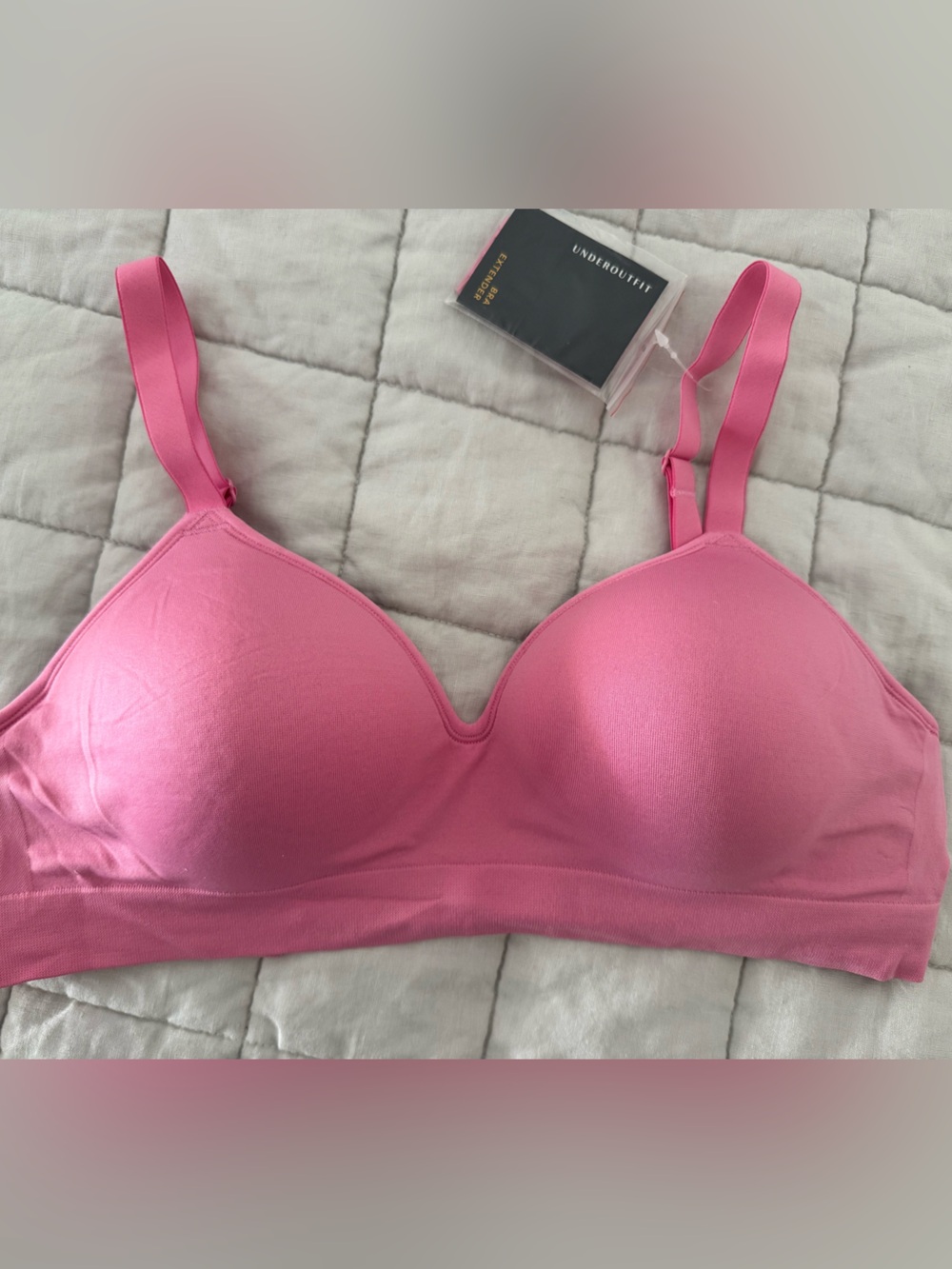NWT Underoutfit Wireless Comfort Bra Pink Size M + Bra Extender